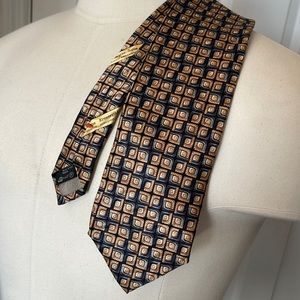 GORGEOUS ERMENEGILDO ZEGNA SILK NECK TIE. Gold/black/grey design. 100% silk. EUC